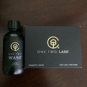 NWT One Two Magnetic Lashes - "Accent" with Wash